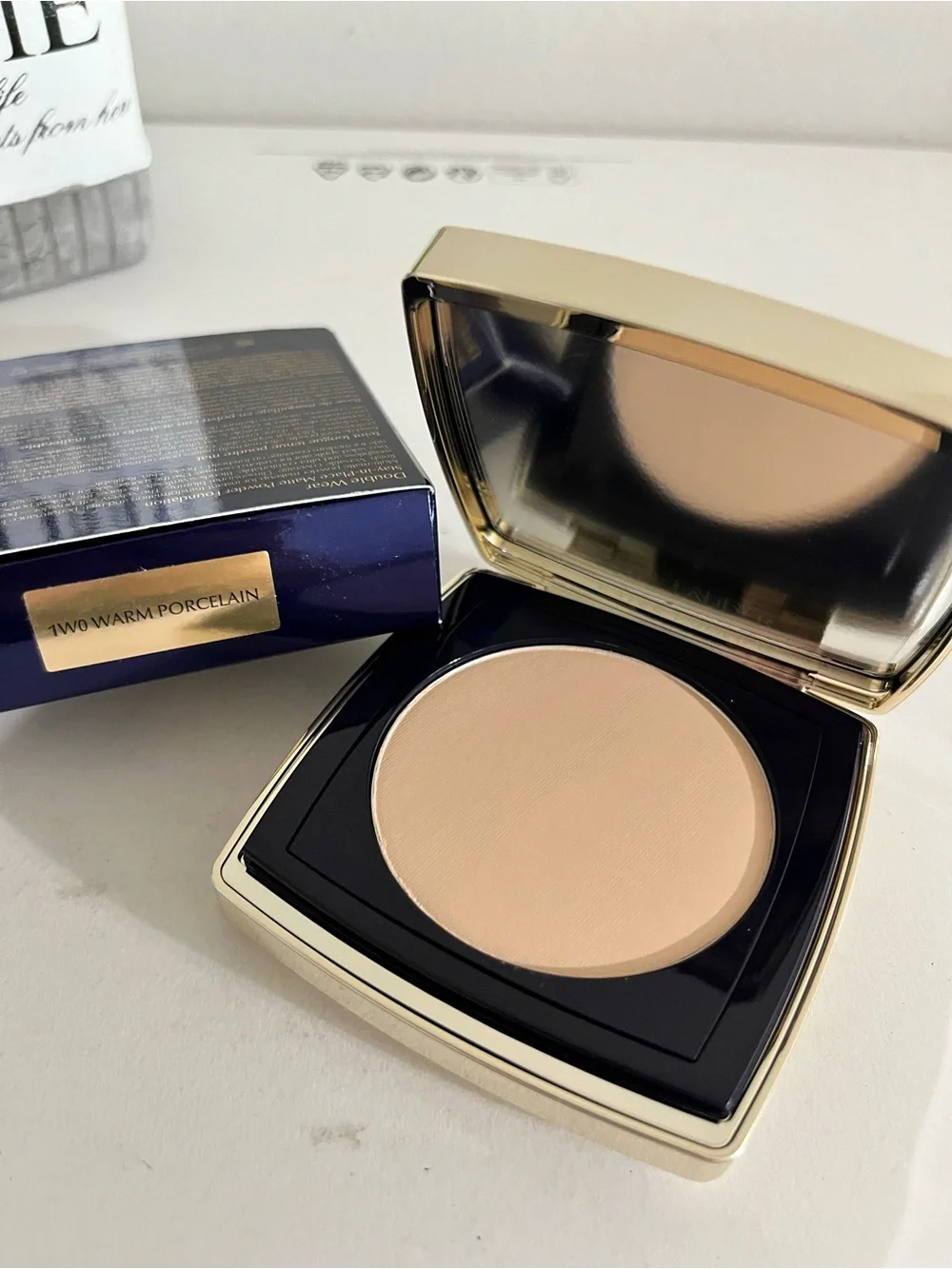 Estee Lauder shade 1w0
